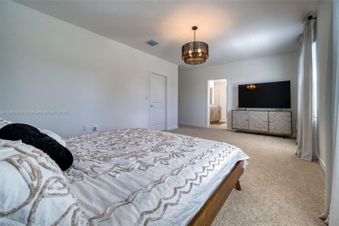 Купить виллу или дом в Хомстед, Флорида 4 спальни, 236.34м2, № 1955538 - фото 26