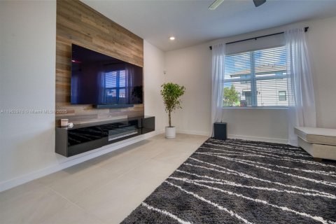 Купить виллу или дом в Хомстед, Флорида 4 спальни, 236.34м2, № 1955538 - фото 16