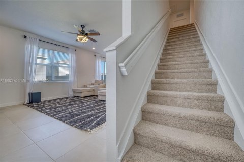 Купить виллу или дом в Хомстед, Флорида 4 спальни, 236.34м2, № 1955538 - фото 21