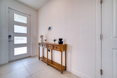 Купить виллу или дом в Хомстед, Флорида 4 спальни, 236.34м2, № 1955538 - фото 7