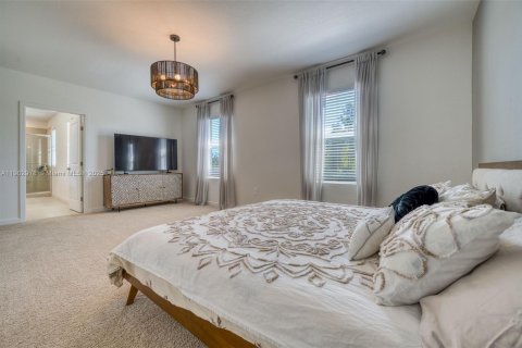 Купить виллу или дом в Хомстед, Флорида 4 спальни, 236.34м2, № 1955538 - фото 25