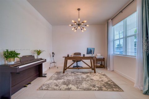 Купить виллу или дом в Хомстед, Флорида 4 спальни, 236.34м2, № 1955538 - фото 20