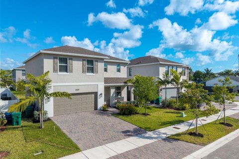 Купить виллу или дом в Хомстед, Флорида 4 спальни, 236.34м2, № 1955538 - фото 2