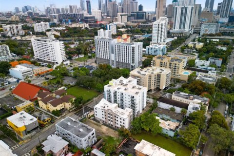 Apartment in Miami, Florida 37.16 sq.m. № 2002605 - photo 14