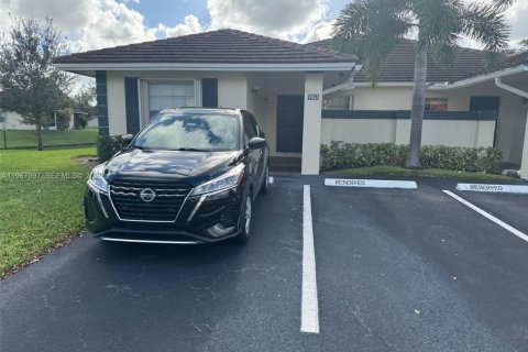 House in Boca Raton, Florida 2 bedrooms, 95.32 sq.m. № 2028445 - photo 2