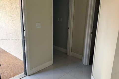 House in Boca Raton, Florida 2 bedrooms, 95.32 sq.m. № 2028445 - photo 17