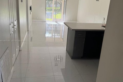 House in Boca Raton, Florida 2 bedrooms, 95.32 sq.m. № 2028445 - photo 4