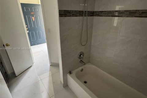 House in Boca Raton, Florida 2 bedrooms, 95.32 sq.m. № 2028445 - photo 22