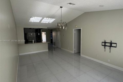 House in Boca Raton, Florida 2 bedrooms, 95.32 sq.m. № 2028445 - photo 11