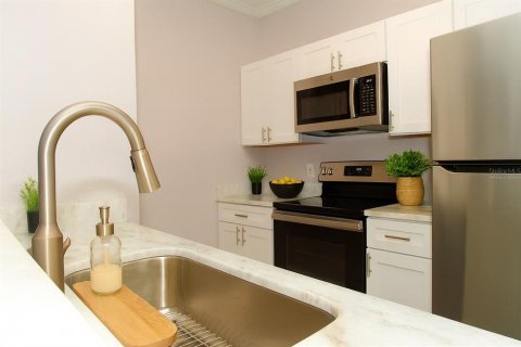 Condominio en alquiler en Orlando, Florida, 2 dormitorios, 101.36 m2 № 1911111 - foto 6