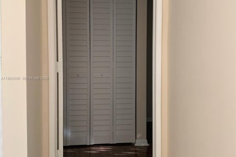 Condominio en venta en Miami, Florida, 3 dormitorios, 104.05 m2 № 2024966 - foto 23