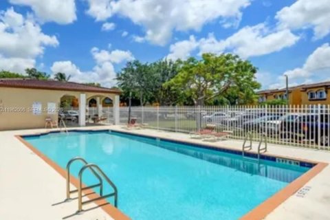 Condominio en venta en Miami, Florida, 3 dormitorios, 104.05 m2 № 2024966 - foto 28