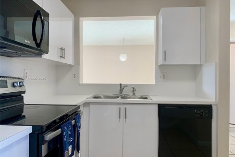 Condominio en venta en Miami, Florida, 3 dormitorios, 104.05 m2 № 2024966 - foto 4