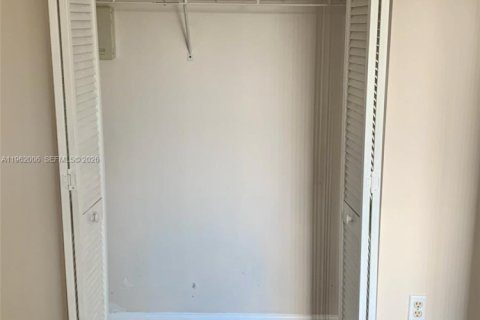 Condominio en venta en Miami, Florida, 3 dormitorios, 104.05 m2 № 2024966 - foto 10