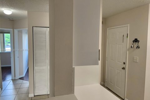 Condominio en venta en Miami, Florida, 3 dormitorios, 104.05 m2 № 2024966 - foto 2