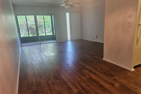 Casa en venta en Palm Harbor, Florida, 2 dormitorios, 92.9 m2 № 1885870 - foto 4