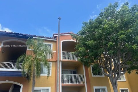 Copropriété à vendre à Cutler Bay, Floride: 2 chambres, 98.57 m2 № 1939943 - photo 1