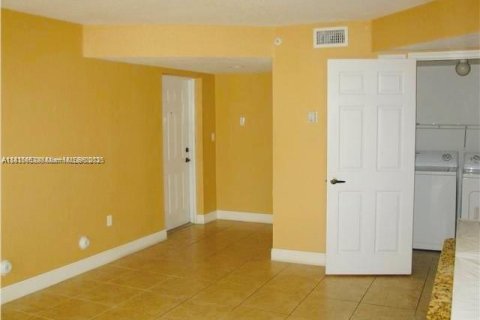 Copropriété à vendre à Cutler Bay, Floride: 2 chambres, 98.57 m2 № 1939943 - photo 15
