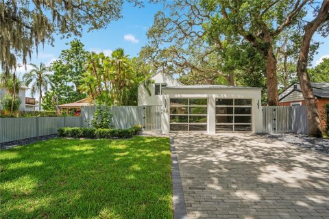 House in Winter Park, Florida 3 bedrooms, 174.01 sq.m. № 2351769