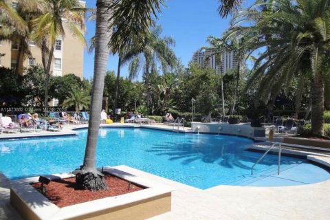 Condominio en venta en Aventura, Florida, 3 dormitorios, 125.42 m2 № 1980060 - foto 2