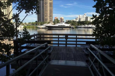 Condominio en venta en Aventura, Florida, 3 dormitorios, 125.42 m2 № 1980060 - foto 4