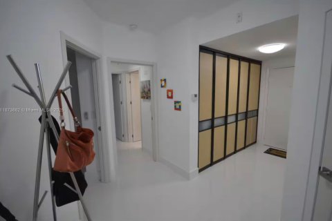 Condominio en venta en Aventura, Florida, 3 dormitorios, 125.42 m2 № 1980060 - foto 22