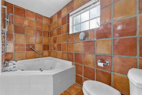 Casa en venta en Miami, Florida, 4 dormitorios, 210.24 m2 № 2167957 - foto 15
