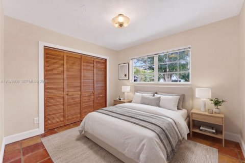 Casa en venta en Miami, Florida, 4 dormitorios, 210.24 m2 № 2167957 - foto 11