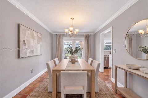 Casa en venta en Miami, Florida, 4 dormitorios, 210.24 m2 № 2167957 - foto 8
