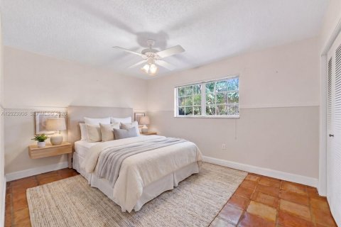 Casa en venta en Miami, Florida, 4 dormitorios, 210.24 m2 № 2167957 - foto 9