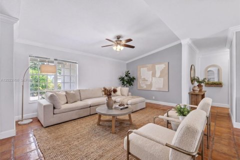 Casa en venta en Miami, Florida, 4 dormitorios, 210.24 m2 № 2167957 - foto 6