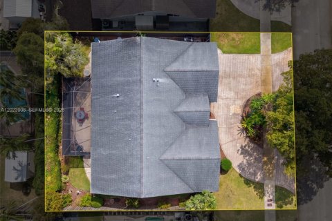 Casa en venta en Miami, Florida, 4 dormitorios, 210.24 m2 № 2167957 - foto 22