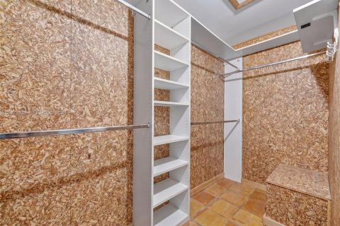 Casa en venta en Miami, Florida, 4 dormitorios, 210.24 m2 № 2167957 - foto 17