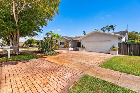 Casa en venta en Miami, Florida, 4 dormitorios, 210.24 m2 № 2167957 - foto 21