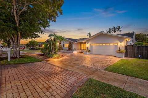 Casa en Miami, Florida 4 dormitorios, 210.24 m2 № 2167957
