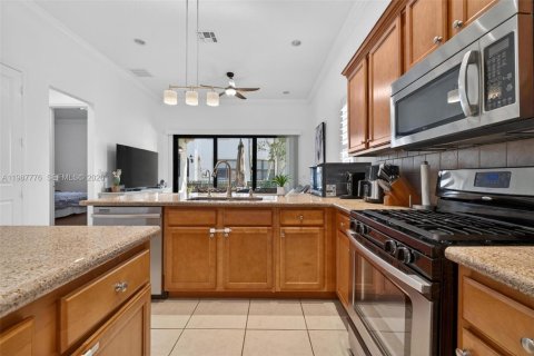 Touwnhouse à vendre à Sunrise, Floride: 3 chambres, 157.93 m2 № 2048997 - photo 11