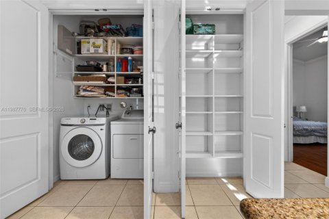 Touwnhouse à vendre à Sunrise, Floride: 3 chambres, 157.93 m2 № 2048997 - photo 18