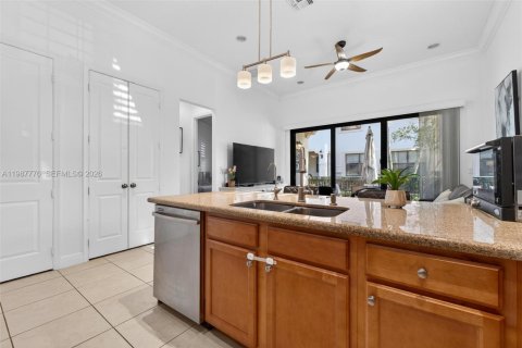 Touwnhouse à vendre à Sunrise, Floride: 3 chambres, 157.93 m2 № 2048997 - photo 13