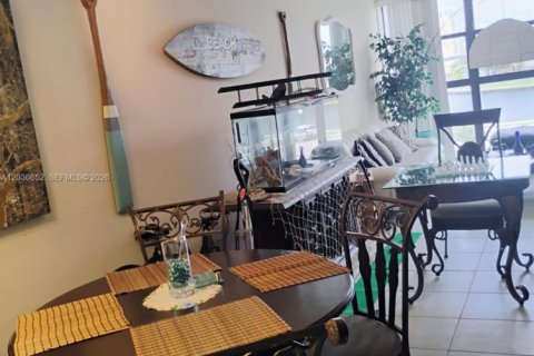 Condominio en venta en Hallandale Beach, Florida, 2 dormitorios, 99.87 m2 № 2085010 - foto 4