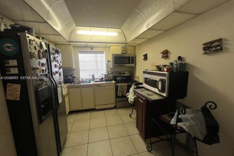 Condominio en venta en Hallandale Beach, Florida, 2 dormitorios, 99.87 m2 № 2085010 - foto 9