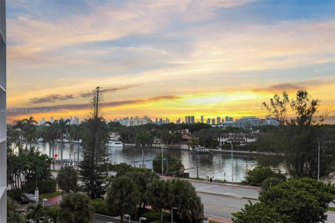 Купить кондоминиум в Майами-Бич, Флорида 1 спальня, 85.66м2, № 2012831 - фото 10