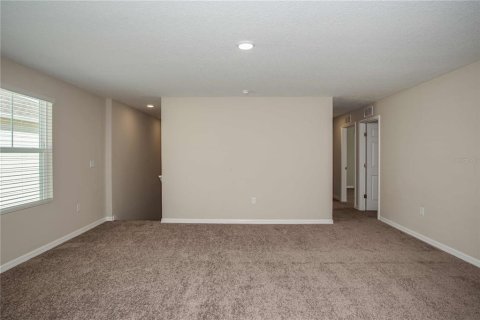 House in Haines City, Florida 5 bedrooms, 280.19 sq.m. № 2119894 - photo 26