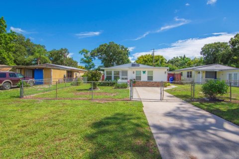 House in Vero Beach, Florida 2 bedrooms, 72.93 sq.m. № 2082804 - photo 28