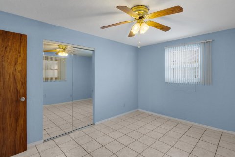 House in Vero Beach, Florida 2 bedrooms, 72.93 sq.m. № 2082804 - photo 23