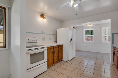 House in Vero Beach, Florida 2 bedrooms, 72.93 sq.m. № 2082804 - photo 15