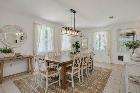 House in Vero Beach, Florida 2 bedrooms, 72.93 sq.m. № 2082804 - photo 20