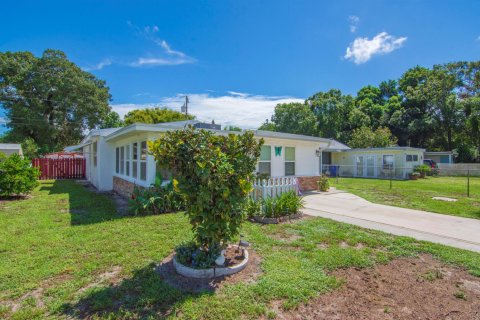 House in Vero Beach, Florida 2 bedrooms, 72.93 sq.m. № 2082804 - photo 30
