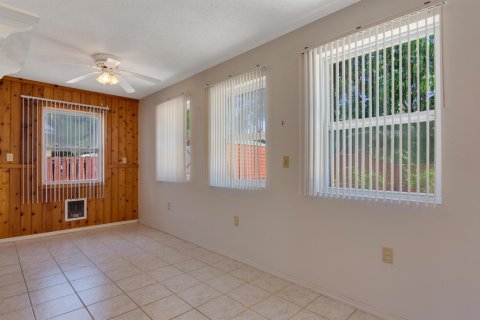 House in Vero Beach, Florida 2 bedrooms, 72.93 sq.m. № 2082804 - photo 19