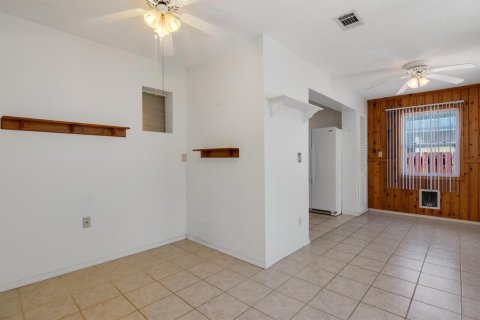 House in Vero Beach, Florida 2 bedrooms, 72.93 sq.m. № 2082804 - photo 18