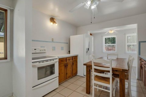 House in Vero Beach, Florida 2 bedrooms, 72.93 sq.m. № 2082804 - photo 9
